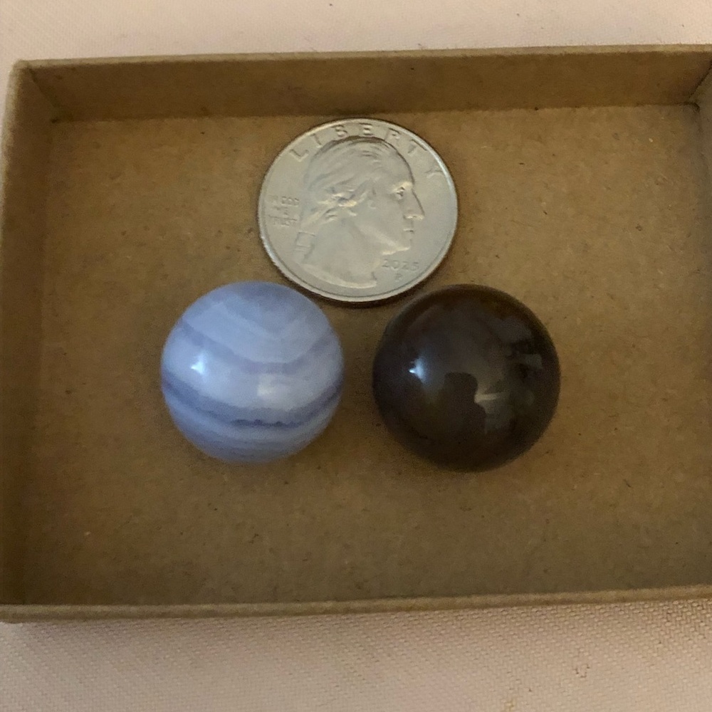 Lot of x2 crystal spheres - blue lace agate & agate